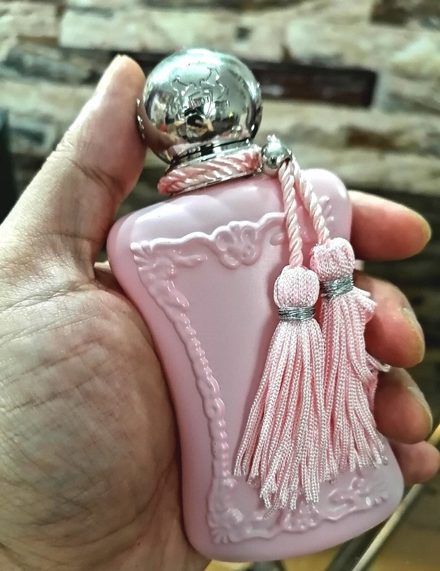 عطر ادکلن زنانه مارلی دلینا هاردباکس 75 میل، نسخه ی مَستر کوالیتی اصلی بشرط استعلام بارکد / Marly DELINA HARDBOX