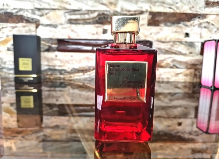 عطر ادکلن باکارات رژ 200 میل هاردباکس، بالاترین کیفیت بعد از اورجینال، مَستر کوالیتی سفارش اروپا بشرط استعلام بارکد /baccarat rouge