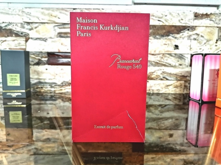 عطر ادکلن باکارات رژ 200 میل هاردباکس، بالاترین کیفیت بعد از اورجینال، مَستر کوالیتی سفارش اروپا بشرط استعلام بارکد /baccarat rouge