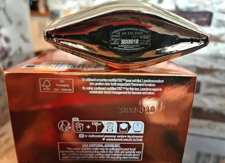 بچ کد زیر شیشه و جعبه