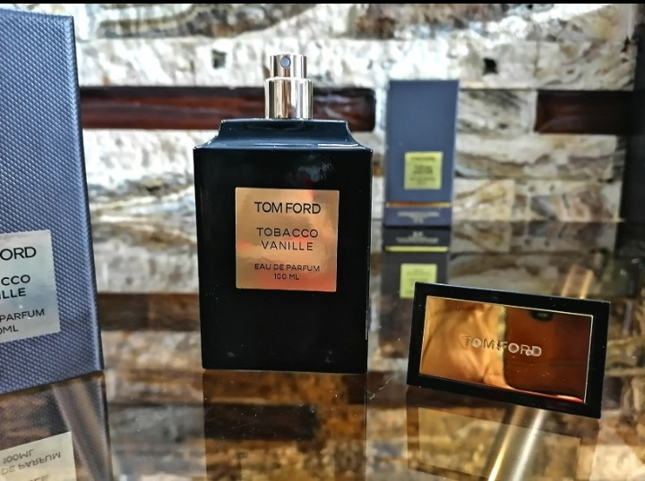 عطر ادکلن مردانه توباکو وانیل 100 میل بالاترین کیفیت موجود ، هارد باکس مَستر کوالیتی سفارش اروپا بشرط استعلام بارکد / tobacco vanille