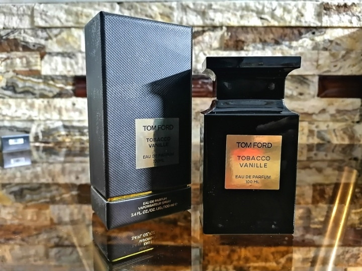 عطر ادکلن مردانه توباکو وانیل 100 میل بالاترین کیفیت موجود ، هارد باکس مَستر کوالیتی سفارش اروپا بشرط استعلام بارکد / tobacco vanille
