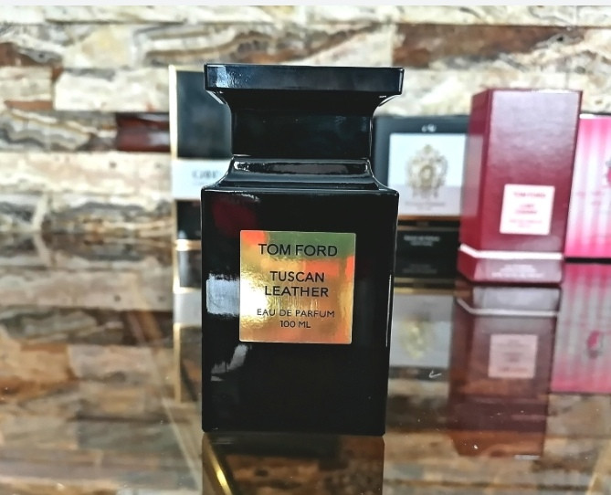 عطر ادکلن مردانه توسکان لدر هارد باکس 100 میل، مَسترکوالیتی سفارش اروپا بشرط استعلام بارکد ، TUSCAN LEATHER