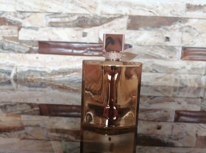 عطر ادکلن زنانه لاویه بل / لاویستبل طلایی له اکستریت پرفیوم حجم 100 میل، مَسترکوالیتی سفارش اروپا بشرط استعلام بارکد، la vie este belle le extrait