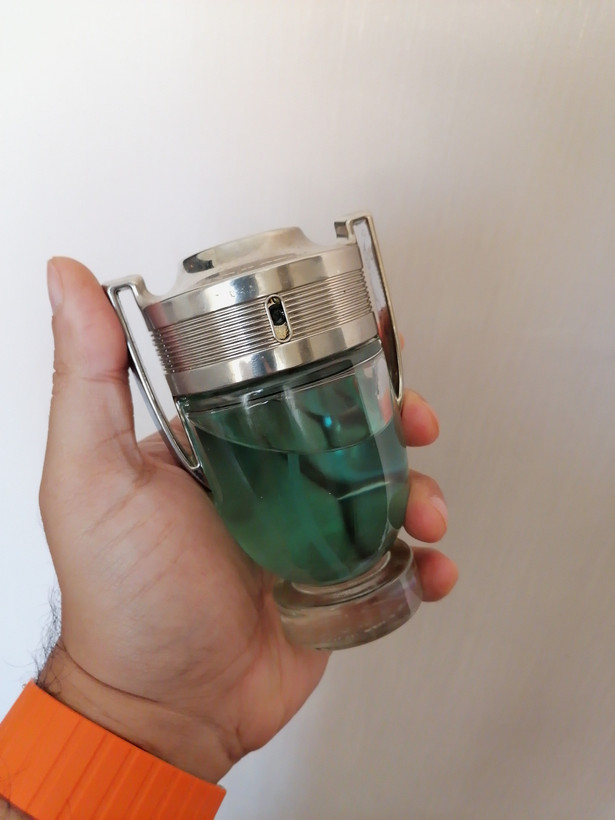 عطر ادکلن اینویکتوس نسخه اورجینال بدون جعبه، شیشه اصلی بشرط ماندگاری، invictus