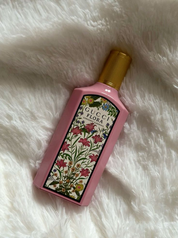عطر ادکلن زنانه فلورا گورجس گاردنیا 100 میل، مَسترکوالیتی سفارش اروپا بشرط استعلام بارکد و بچ کد، folra gorgeous gardenia