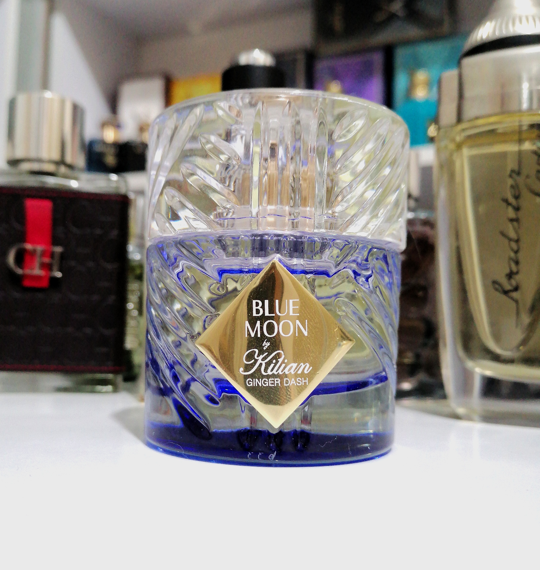 عطر ادکلن یونیسکس بلومون 50 میل، با بچ کد A33 بهترین کیفیت بچ کد تولید شده، مَسترکوالیتی سفارش اروپا، blue moon
